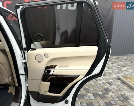 Белый Ленд Ровер Рендж Ровер, объемом двигателя 3 л и пробегом 173 тыс. км за 28400 $, фото 89 на Automoto.ua