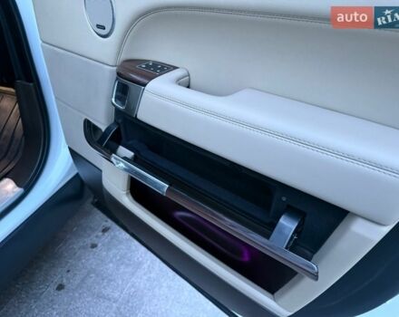 Белый Ленд Ровер Рендж Ровер, объемом двигателя 2.99 л и пробегом 161 тыс. км за 33800 $, фото 83 на Automoto.ua