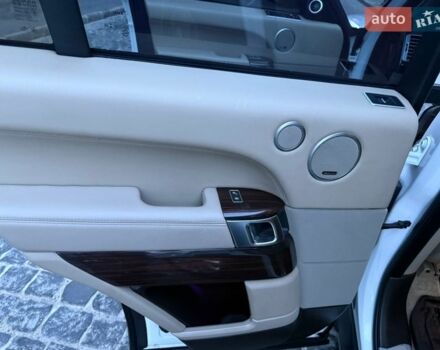 Белый Ленд Ровер Рендж Ровер, объемом двигателя 2.99 л и пробегом 161 тыс. км за 33800 $, фото 87 на Automoto.ua