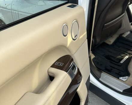 Білий Ленд Ровер Рендж Ровер, об'ємом двигуна 2.99 л та пробігом 245 тис. км за 50000 $, фото 43 на Automoto.ua