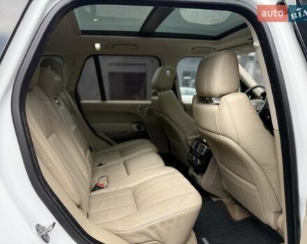 Белый Ленд Ровер Рендж Ровер, объемом двигателя 3 л и пробегом 173 тыс. км за 27900 $, фото 82 на Automoto.ua