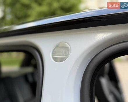 Білий Ленд Ровер Рендж Ровер, об'ємом двигуна 2.99 л та пробігом 180 тис. км за 39850 $, фото 59 на Automoto.ua