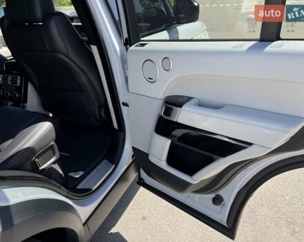 Белый Ленд Ровер Рендж Ровер, объемом двигателя 2.99 л и пробегом 176 тыс. км за 40300 $, фото 46 на Automoto.ua