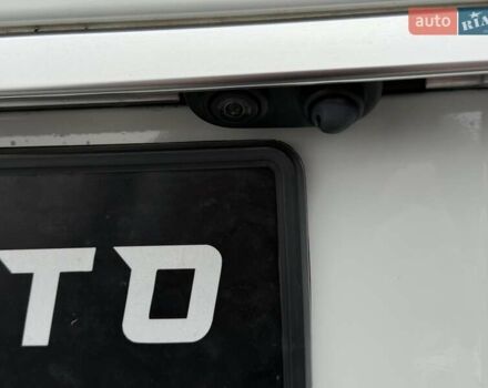 Белый Ленд Ровер Рендж Ровер, объемом двигателя 3 л и пробегом 173 тыс. км за 28400 $, фото 24 на Automoto.ua