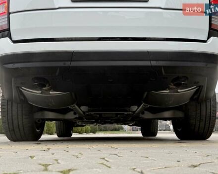 Белый Ленд Ровер Рендж Ровер, объемом двигателя 2.99 л и пробегом 133 тыс. км за 33700 $, фото 7 на Automoto.ua