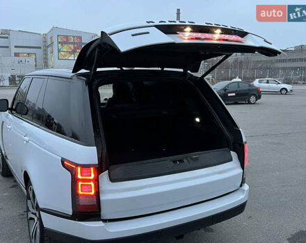 Білий Ленд Ровер Рендж Ровер, об'ємом двигуна 3 л та пробігом 204 тис. км за 35000 $, фото 8 на Automoto.ua