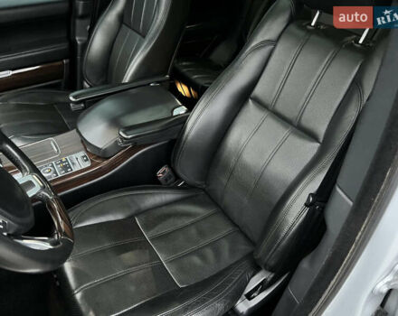 Білий Ленд Ровер Рендж Ровер, об'ємом двигуна 3 л та пробігом 204 тис. км за 35000 $, фото 31 на Automoto.ua