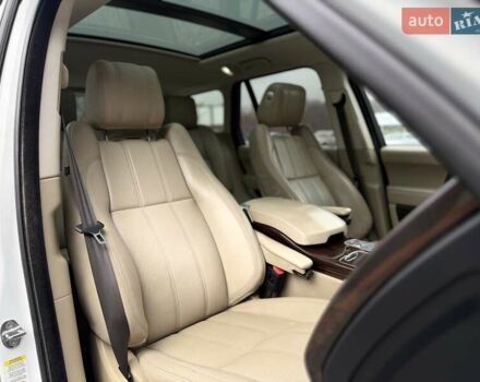 Белый Ленд Ровер Рендж Ровер, объемом двигателя 3 л и пробегом 173 тыс. км за 28400 $, фото 75 на Automoto.ua