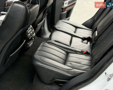 Білий Ленд Ровер Рендж Ровер, об'ємом двигуна 3 л та пробігом 205 тис. км за 38500 $, фото 11 на Automoto.ua