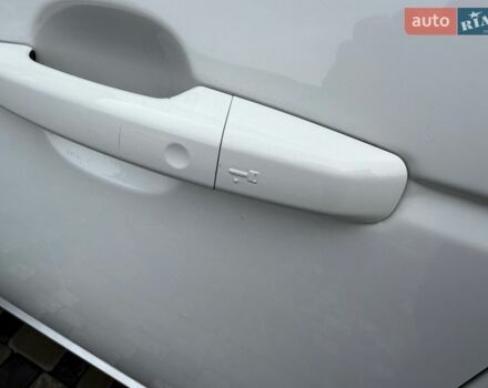 Белый Ленд Ровер Рендж Ровер, объемом двигателя 3 л и пробегом 173 тыс. км за 27500 $, фото 23 на Automoto.ua