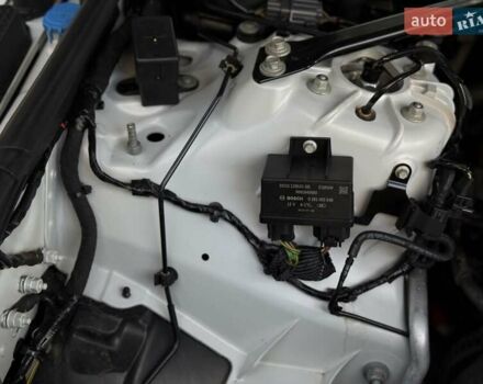 Білий Ленд Ровер Рендж Ровер, об'ємом двигуна 2.99 л та пробігом 180 тис. км за 39850 $, фото 92 на Automoto.ua