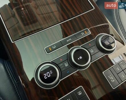 Белый Ленд Ровер Рендж Ровер, объемом двигателя 4.4 л и пробегом 115 тыс. км за 47950 $, фото 66 на Automoto.ua