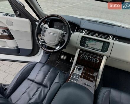 Белый Ленд Ровер Рендж Ровер, объемом двигателя 4.4 л и пробегом 115 тыс. км за 47950 $, фото 62 на Automoto.ua