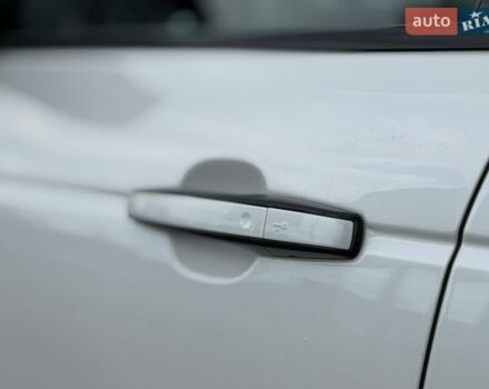 Белый Ленд Ровер Рендж Ровер, объемом двигателя 4.4 л и пробегом 115 тыс. км за 47950 $, фото 16 на Automoto.ua