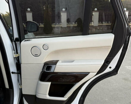 Білий Ленд Ровер Рендж Ровер, об'ємом двигуна 2.99 л та пробігом 146 тис. км за 37000 $, фото 45 на Automoto.ua