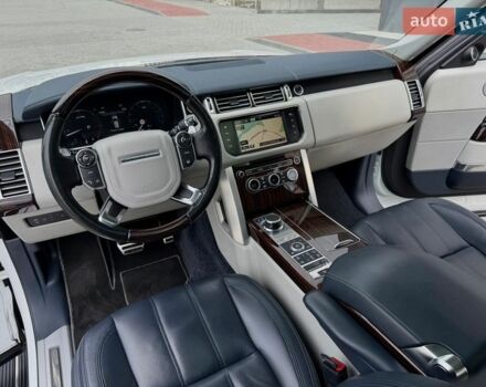 Белый Ленд Ровер Рендж Ровер, объемом двигателя 4.4 л и пробегом 115 тыс. км за 47950 $, фото 63 на Automoto.ua