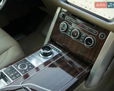 Білий Ленд Ровер Рендж Ровер, об'ємом двигуна 3 л та пробігом 217 тис. км за 40000 $, фото 5 на Automoto.ua