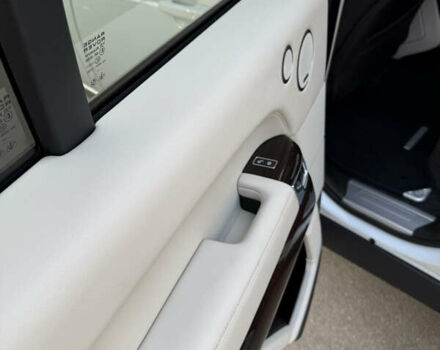 Белый Ленд Ровер Рендж Ровер, объемом двигателя 2.99 л и пробегом 146 тыс. км за 37700 $, фото 52 на Automoto.ua