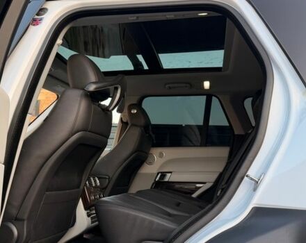 Белый Ленд Ровер Рендж Ровер, объемом двигателя 2.99 л и пробегом 187 тыс. км за 45000 $, фото 8 на Automoto.ua