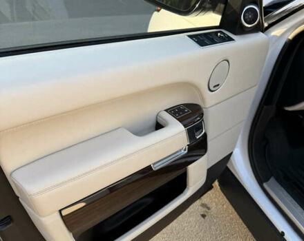 Белый Ленд Ровер Рендж Ровер, объемом двигателя 2.99 л и пробегом 146 тыс. км за 37700 $, фото 20 на Automoto.ua