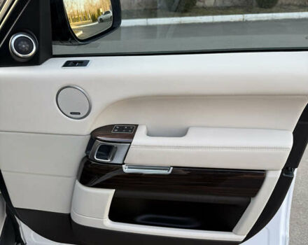 Белый Ленд Ровер Рендж Ровер, объемом двигателя 2.99 л и пробегом 146 тыс. км за 37700 $, фото 37 на Automoto.ua