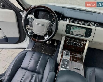 Белый Ленд Ровер Рендж Ровер, объемом двигателя 4.4 л и пробегом 115 тыс. км за 47950 $, фото 65 на Automoto.ua