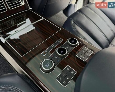 Белый Ленд Ровер Рендж Ровер, объемом двигателя 4.4 л и пробегом 115 тыс. км за 47950 $, фото 41 на Automoto.ua