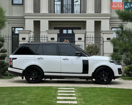 Ленд Ровер Рендж Ровер 2018 в Одессе на Automoto.ua Белый Ленд Ровер Рендж Ровер, объемом двигателя 4.37 л и пробегом 75 тыс. км за 80500 $, фото 18 на Automoto.ua