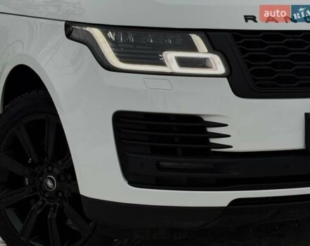 Белый Ленд Ровер Рендж Ровер, объемом двигателя 4.37 л и пробегом 105 тыс. км за 64999 $, фото 13 на Automoto.ua