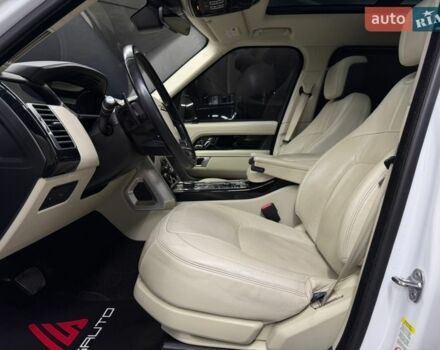 Білий Ленд Ровер Рендж Ровер, об'ємом двигуна 5 л та пробігом 82 тис. км за 54500 $, фото 21 на Automoto.ua