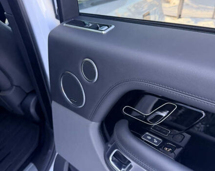 Белый Ленд Ровер Рендж Ровер, объемом двигателя 3 л и пробегом 73 тыс. км за 55000 $, фото 41 на Automoto.ua