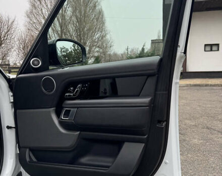 Белый Ленд Ровер Рендж Ровер, объемом двигателя 3 л и пробегом 70 тыс. км за 59000 $, фото 26 на Automoto.ua