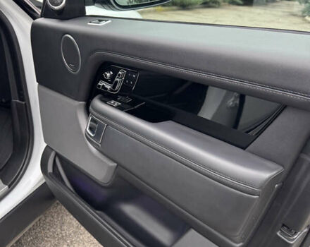 Белый Ленд Ровер Рендж Ровер, объемом двигателя 3 л и пробегом 70 тыс. км за 59000 $, фото 27 на Automoto.ua