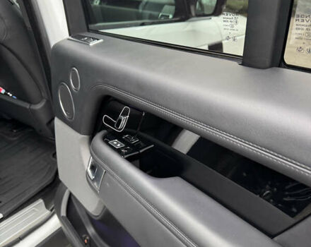 Белый Ленд Ровер Рендж Ровер, объемом двигателя 3 л и пробегом 70 тыс. км за 59000 $, фото 24 на Automoto.ua