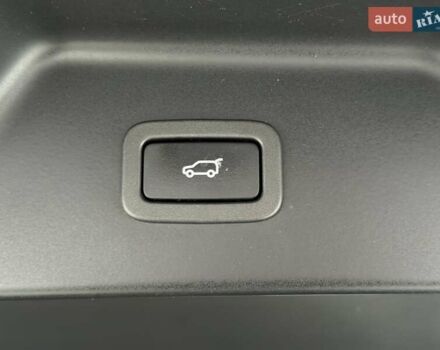 Белый Ленд Ровер Рендж Ровер, объемом двигателя 4.37 л и пробегом 105 тыс. км за 64999 $, фото 27 на Automoto.ua