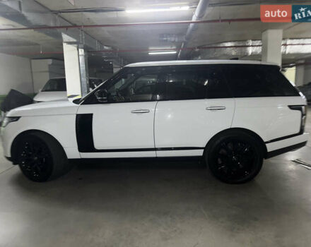 Белый Ленд Ровер Рендж Ровер, объемом двигателя 4.37 л и пробегом 102 тыс. км за 67500 $, фото 2 на Automoto.ua