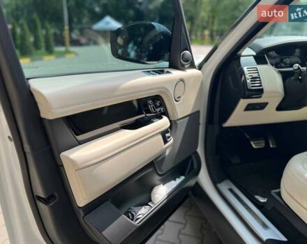 Белый Ленд Ровер Рендж Ровер, объемом двигателя 5 л и пробегом 39 тыс. км за 95000 $, фото 13 на Automoto.ua