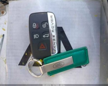 Білий Ленд Ровер Рендж Ровер, об'ємом двигуна 2 л та пробігом 54 тис. км за 4600 $, фото 9 на Automoto.ua