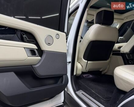 Білий Ленд Ровер Рендж Ровер, об'ємом двигуна 5 л та пробігом 82 тис. км за 54500 $, фото 22 на Automoto.ua