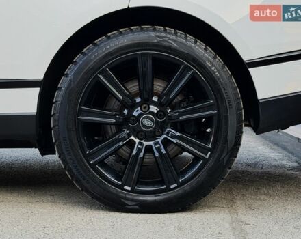 Білий Ленд Ровер Рендж Ровер, об'ємом двигуна 4.37 л та пробігом 105 тис. км за 64999 $, фото 17 на Automoto.ua