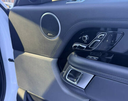 Белый Ленд Ровер Рендж Ровер, объемом двигателя 3 л и пробегом 73 тыс. км за 55000 $, фото 45 на Automoto.ua