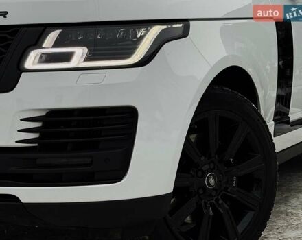 Белый Ленд Ровер Рендж Ровер, объемом двигателя 4.37 л и пробегом 105 тыс. км за 64999 $, фото 6 на Automoto.ua