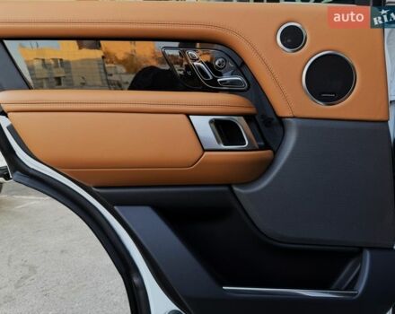 Білий Ленд Ровер Рендж Ровер, об'ємом двигуна 4.37 л та пробігом 105 тис. км за 64999 $, фото 32 на Automoto.ua