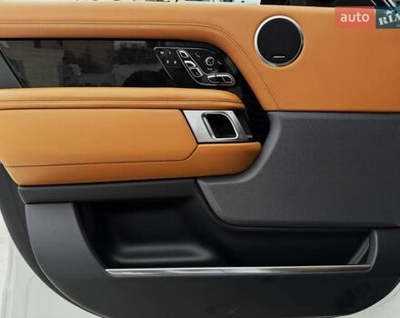 Белый Ленд Ровер Рендж Ровер, объемом двигателя 4.37 л и пробегом 105 тыс. км за 64999 $, фото 29 на Automoto.ua