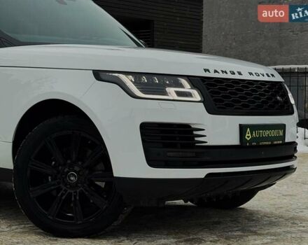 Белый Ленд Ровер Рендж Ровер, объемом двигателя 4.37 л и пробегом 105 тыс. км за 64999 $, фото 12 на Automoto.ua