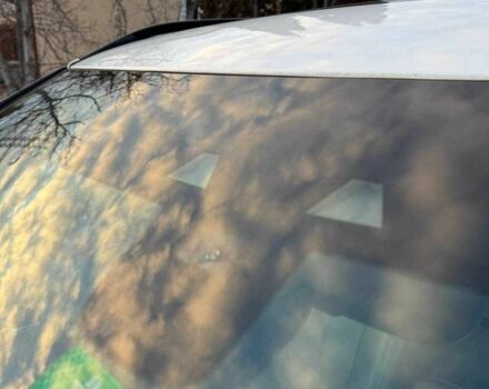 Білий Ленд Ровер Рендж Ровер, об'ємом двигуна 2 л та пробігом 110 тис. км за 35000 $, фото 15 на Automoto.ua