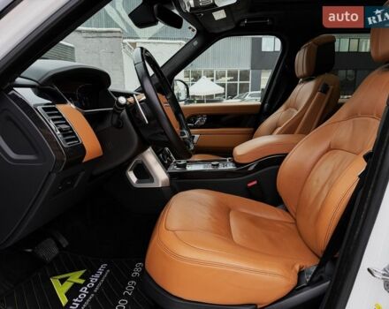 Білий Ленд Ровер Рендж Ровер, об'ємом двигуна 4.37 л та пробігом 105 тис. км за 64999 $, фото 31 на Automoto.ua