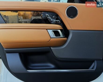 Білий Ленд Ровер Рендж Ровер, об'ємом двигуна 4.37 л та пробігом 105 тис. км за 64999 $, фото 29 на Automoto.ua