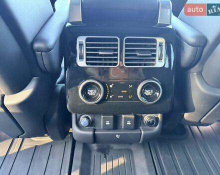 Белый Ленд Ровер Рендж Ровер, объемом двигателя 3 л и пробегом 73 тыс. км за 55000 $, фото 35 на Automoto.ua