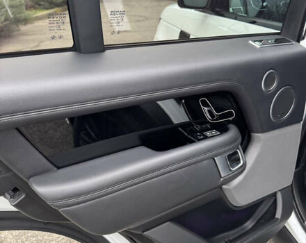 Белый Ленд Ровер Рендж Ровер, объемом двигателя 3 л и пробегом 70 тыс. км за 59000 $, фото 18 на Automoto.ua